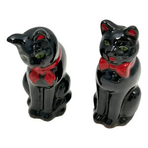 Vintage 60s Set Black Cats  Salt & Pepper Ceramic Green Eyes Red Bow Halloween